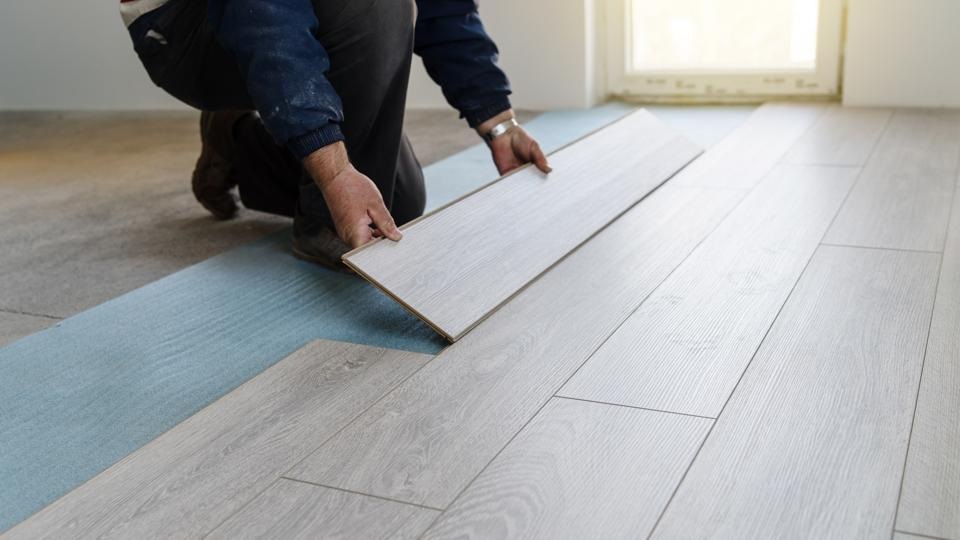 What problems do we face with laminated flooring and how is it resolved?