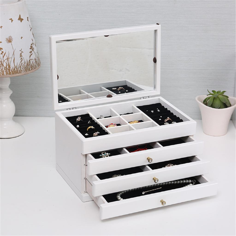 6 Jewelry Storage Boxes for Women