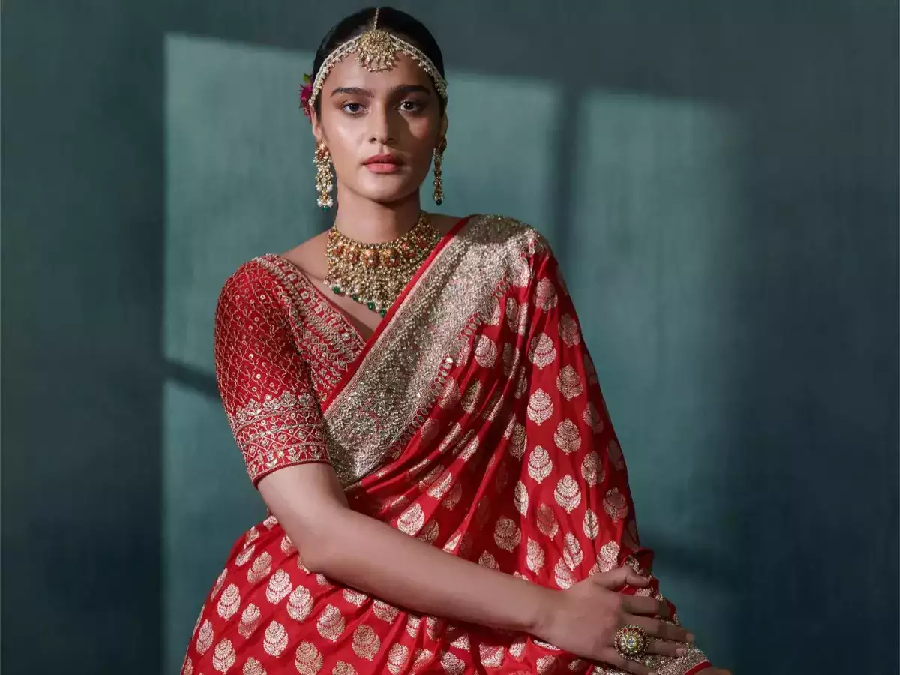 Why one should buy sarees online?