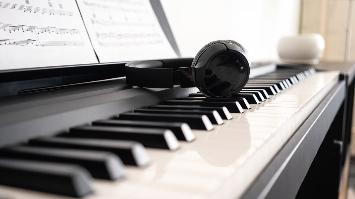 Gear Up for Online Success: Essential Piano Accessories for Online Learners